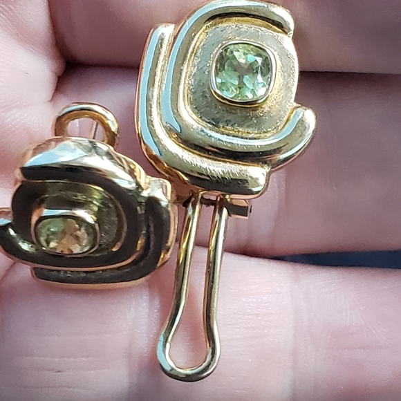 Rare 18kt Gold and Peridot Bruno Guidi Earrings - Picture 5 of 8